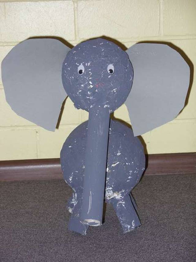 Gebastelter Elefant